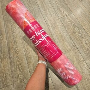 Terez Non-Slip Yoga Mat in Pink Marble